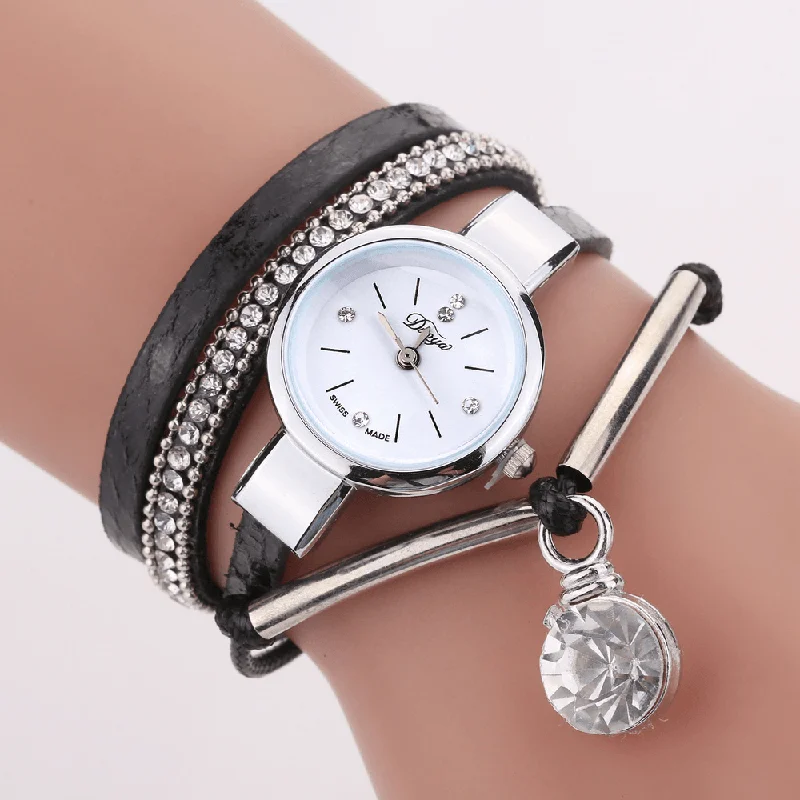 DUOYA D254 Crystal Pendant Women Bracelet Watch Retro Style Leather Strap Quartz WatchT-shirt bra