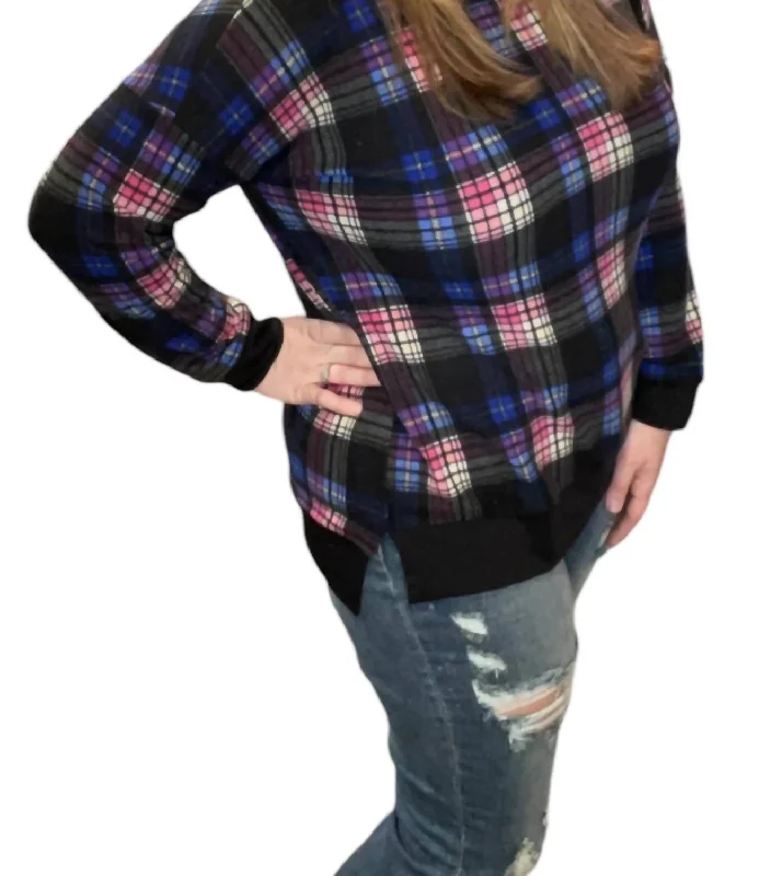 Colorful Plaid Weekender Tee In Navy MultiMinimalist T-Shirts